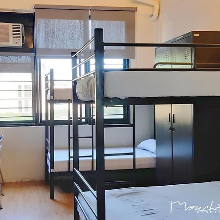 Monchere Dormitory Manila Bagian luar foto