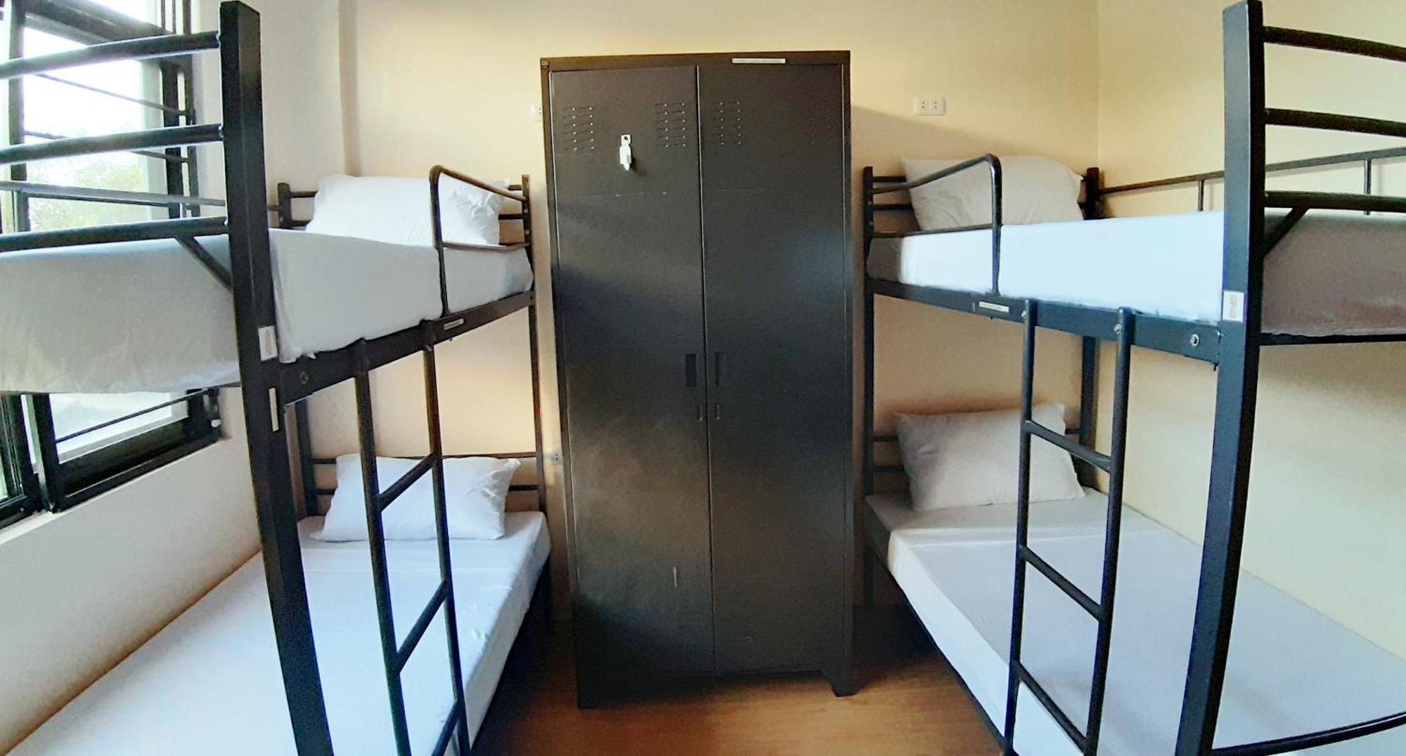 Monchere Dormitory Manila Bagian luar foto